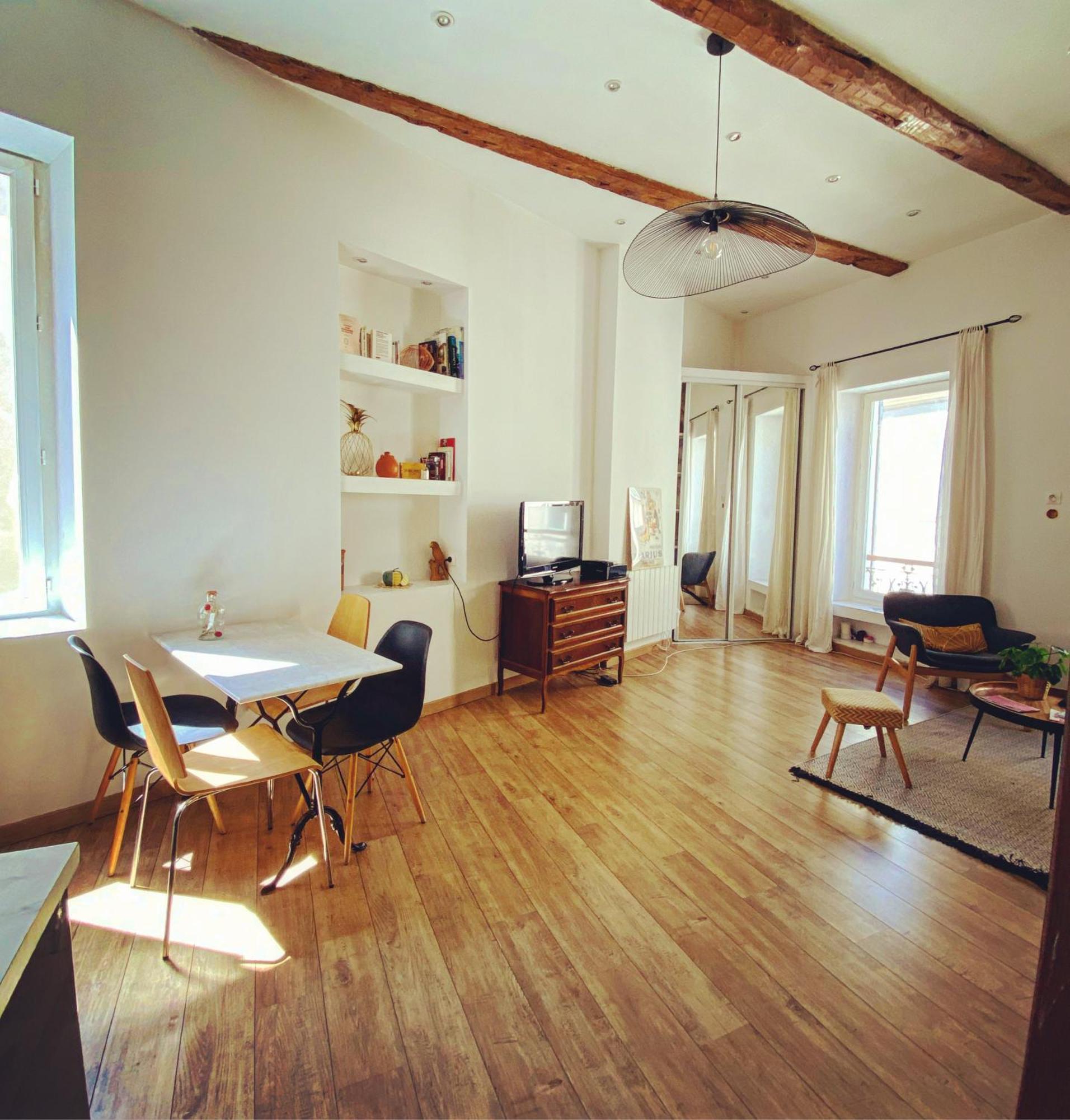 Vaste Et Charmant Loft Climatise Au Coeur De Marseille Luaran gambar
